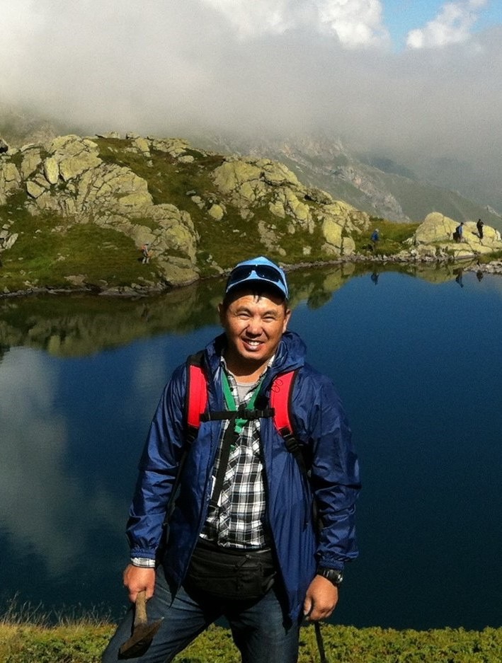 乐鱼网页版页面登录创新论坛第一千八百三十八讲：Tectonic evolution of the high-and ultrahigh-pressure (HP-UHP) metamorphic complexes, Kyrgyz Tianshan Mts.