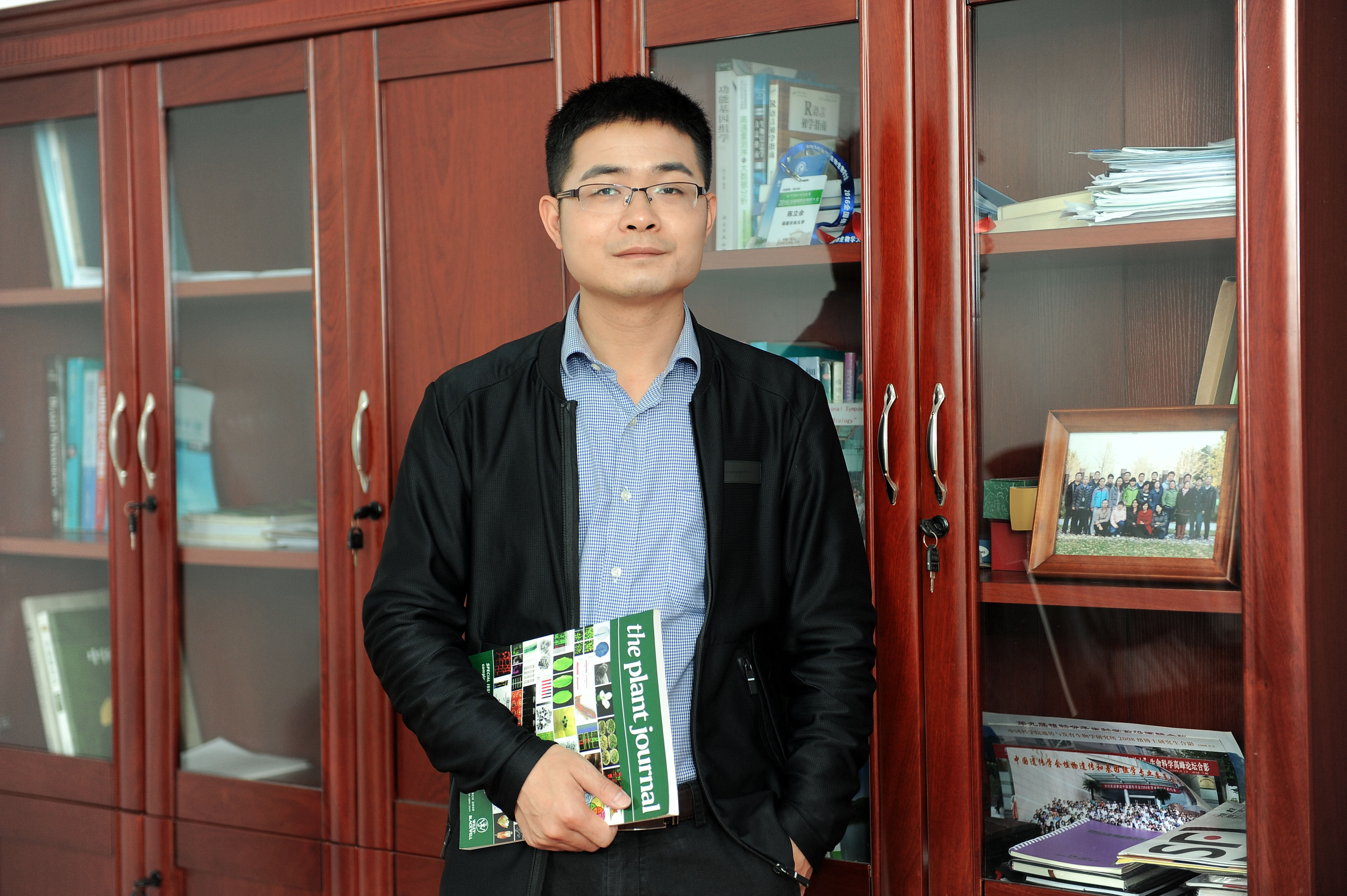 乐鱼网页版页面登录创新论坛第一千四百二十七讲：探索植物生殖与驯化的秘密—从模式植物到水果作物